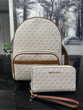 Michael Kors Signature Cream & Brown Backpack with matching Wristlet Wallet